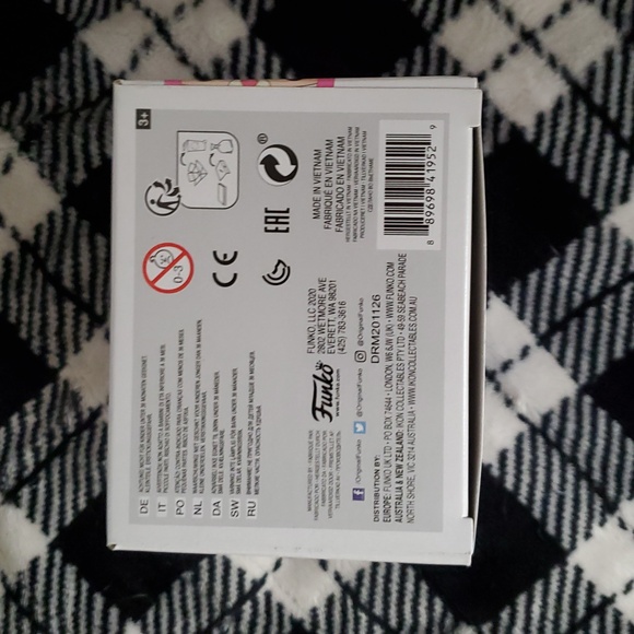 Funko Pink and Light Pink Friends Chandler Bing Pop! Vinyl Box Back - Picture 6 of 6